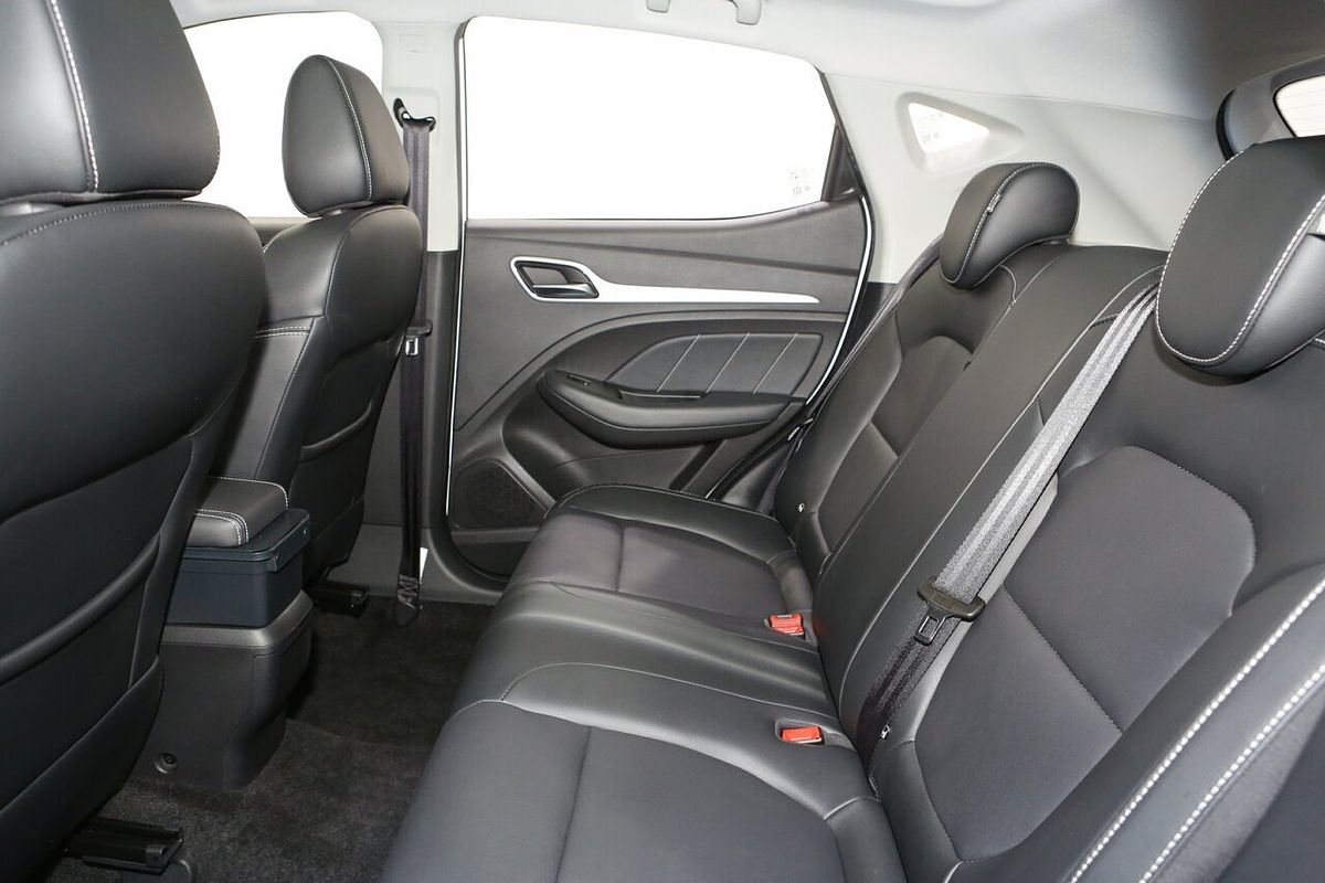 2023 MG ZS Essence AZS1
