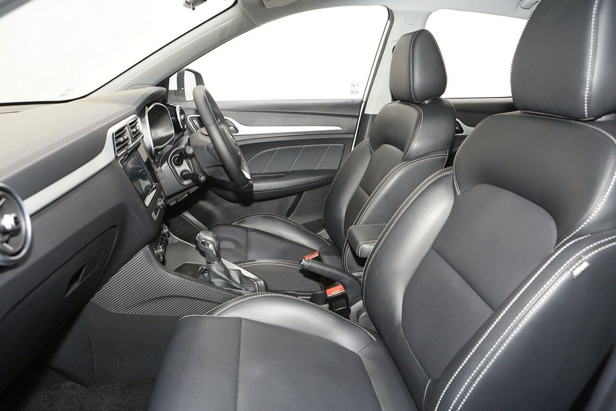 2023 MG ZS Essence AZS1