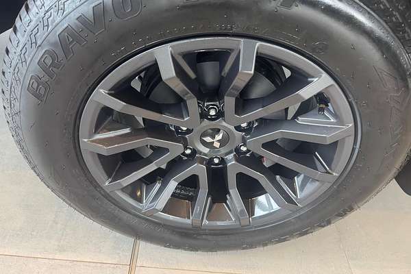 2024 Mitsubishi Triton GLX MV 4X4