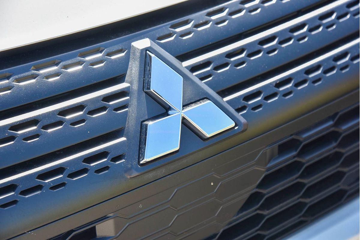 2023 Mitsubishi Eclipse Cross LS YB