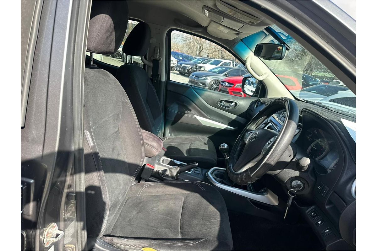 2017 Nissan Navara ST D23 Series 2 Rear Wheel Drive
