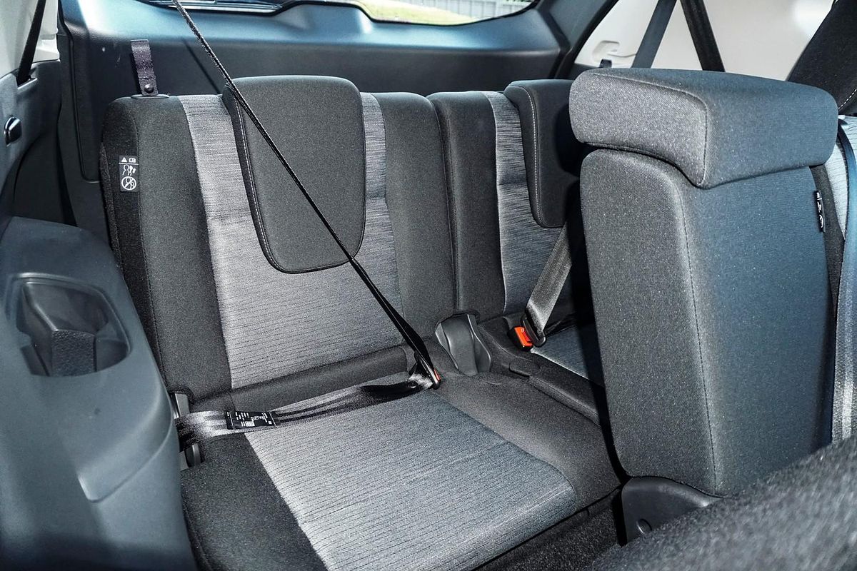 2025 Nissan X-TRAIL ST T33