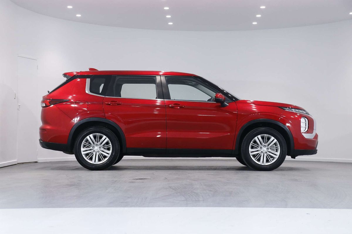 2023 Mitsubishi Outlander ES ZM