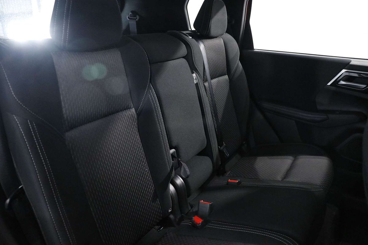 2023 Mitsubishi Outlander ES ZM
