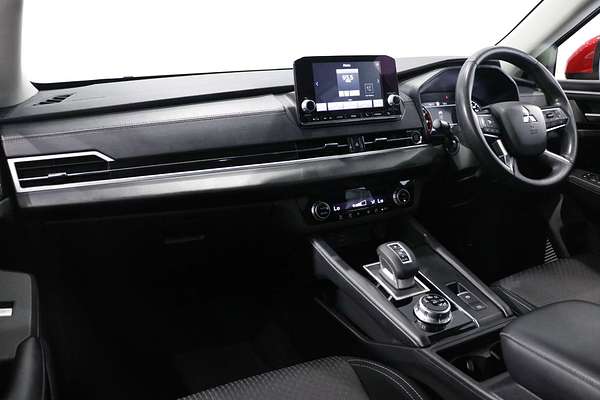 2023 Mitsubishi Outlander ES ZM