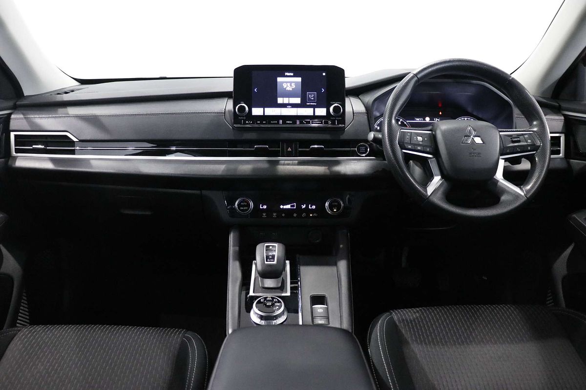 2023 Mitsubishi Outlander ES ZM