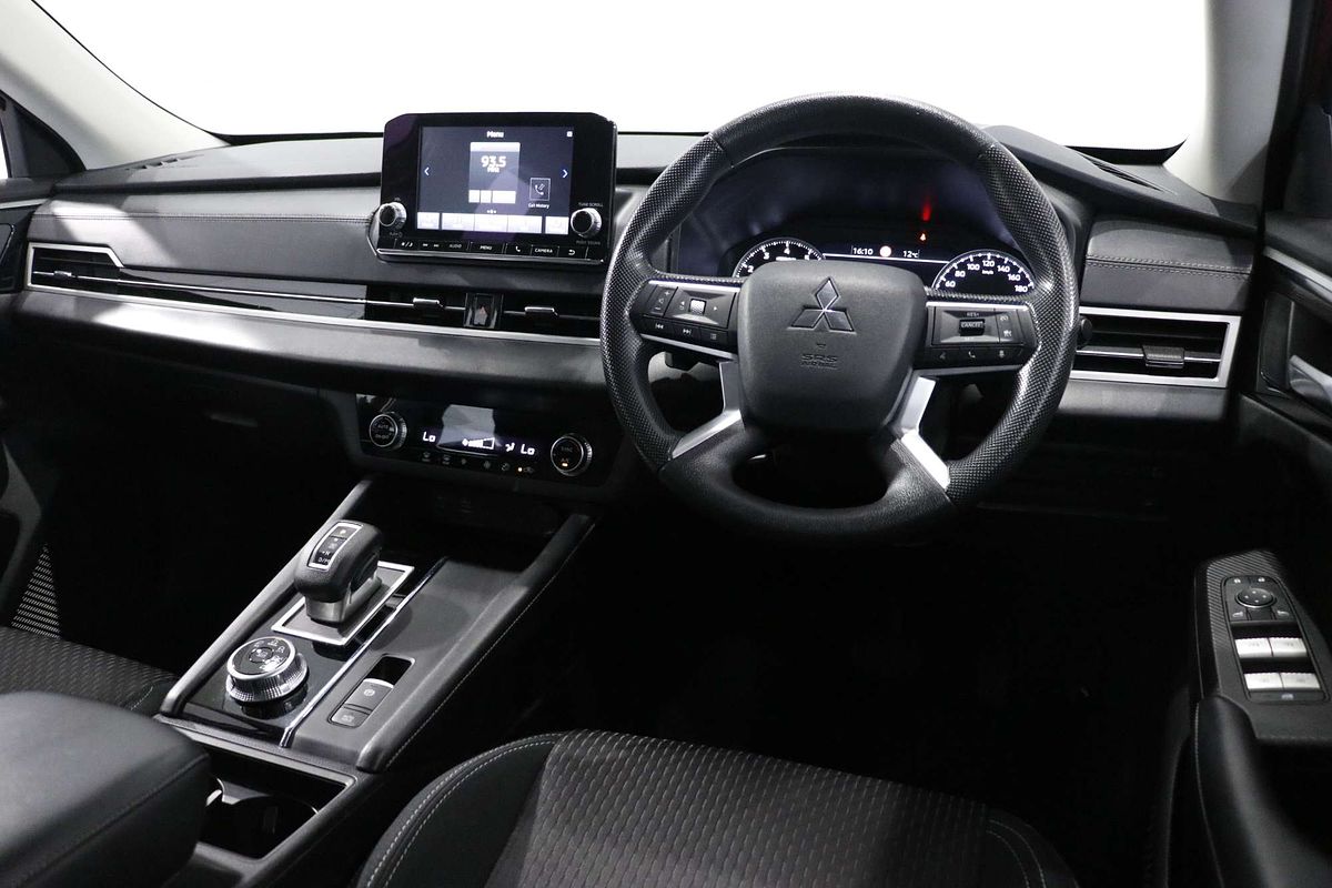 2023 Mitsubishi Outlander ES ZM