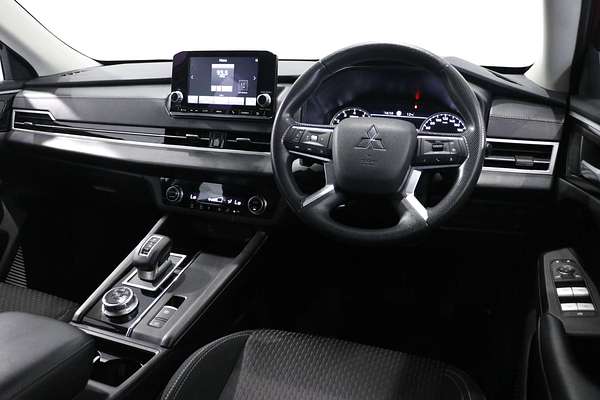 2023 Mitsubishi Outlander ES ZM