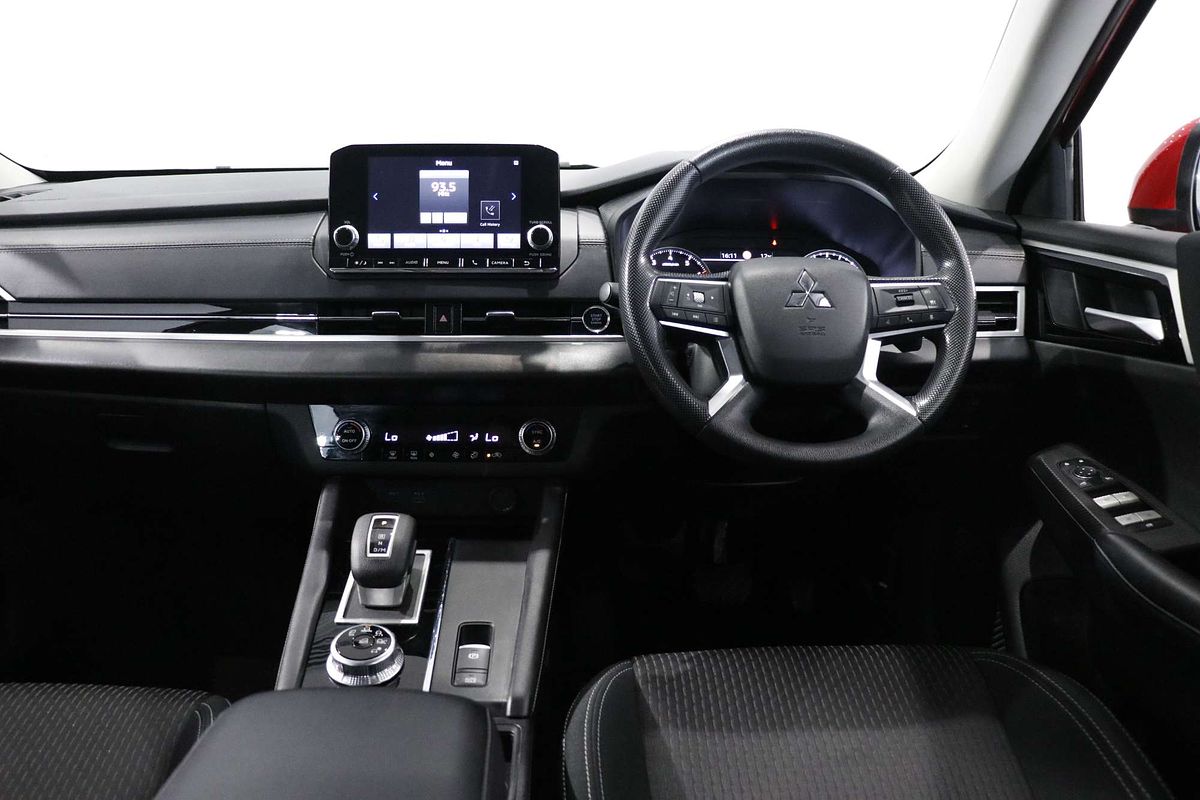 2023 Mitsubishi Outlander ES ZM