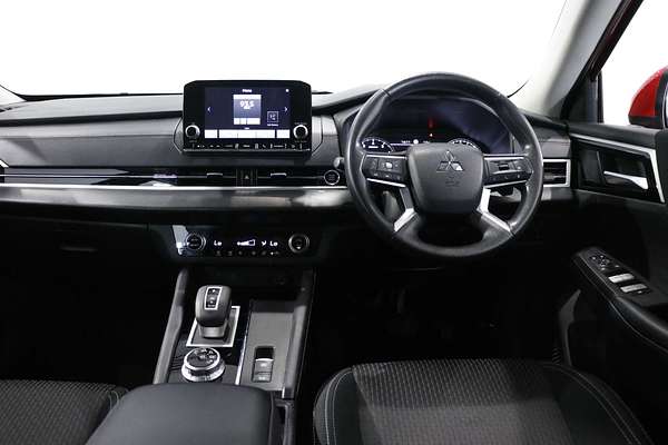 2023 Mitsubishi Outlander ES ZM