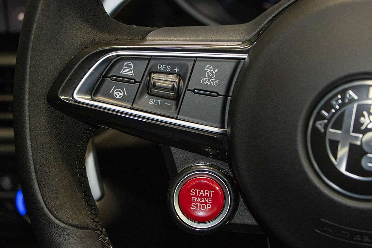 2025 Alfa Romeo Giulia Quadrifoglio Series 5