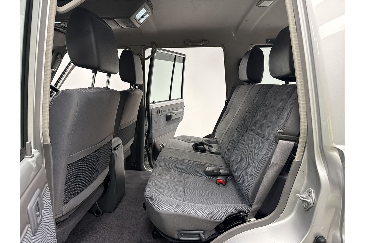 2010 Toyota Landcruiser GXL VDJ76R