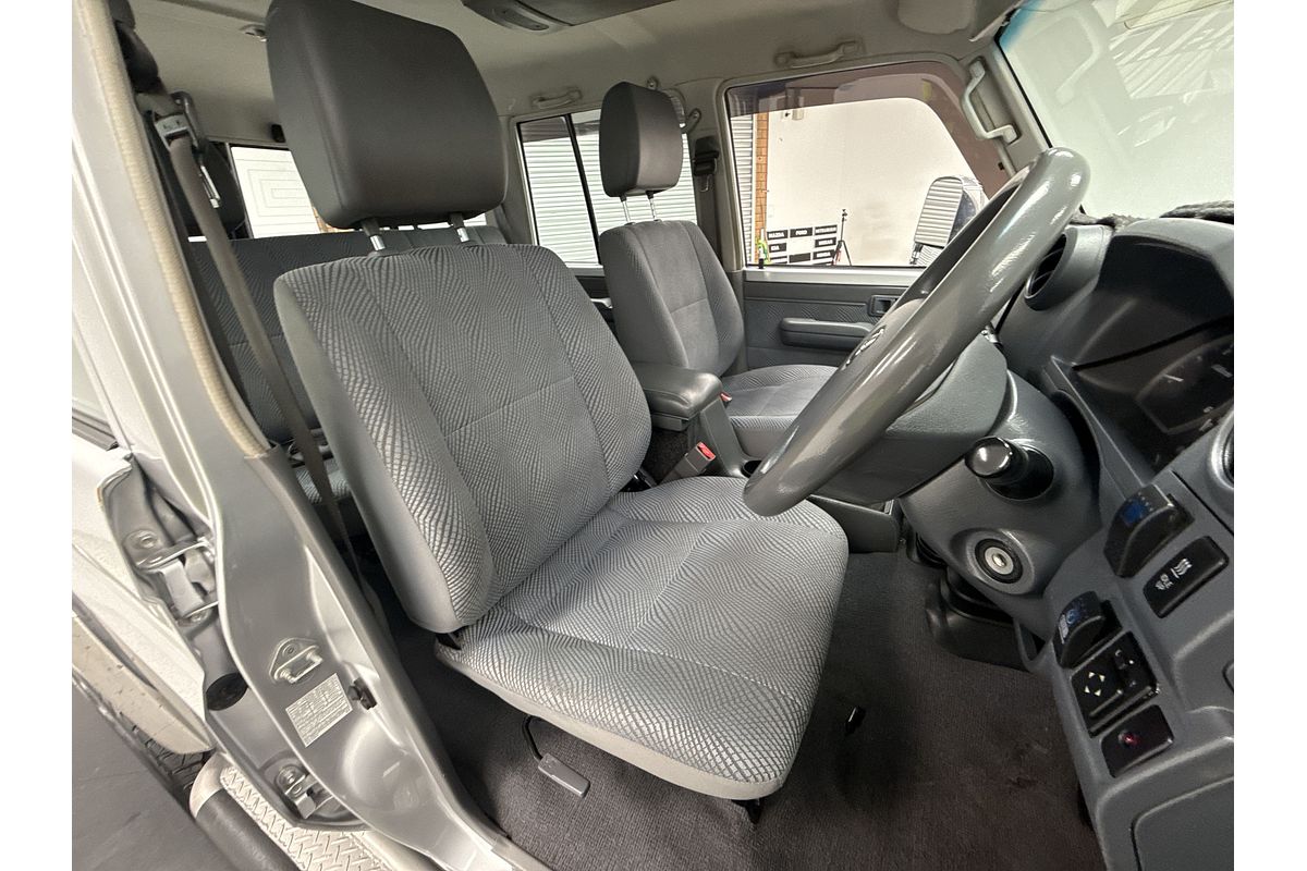 2010 Toyota Landcruiser GXL VDJ76R