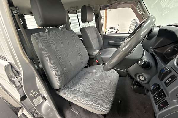 2010 Toyota Landcruiser GXL VDJ76R