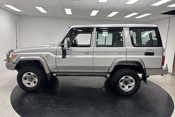 2010 Toyota Landcruiser GXL VDJ76R