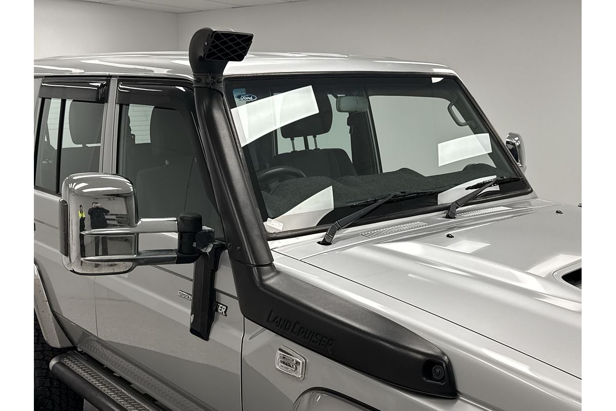 2010 Toyota Landcruiser GXL VDJ76R