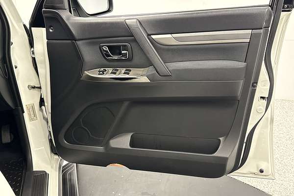 2014 Mitsubishi Pajero GLX-R NW