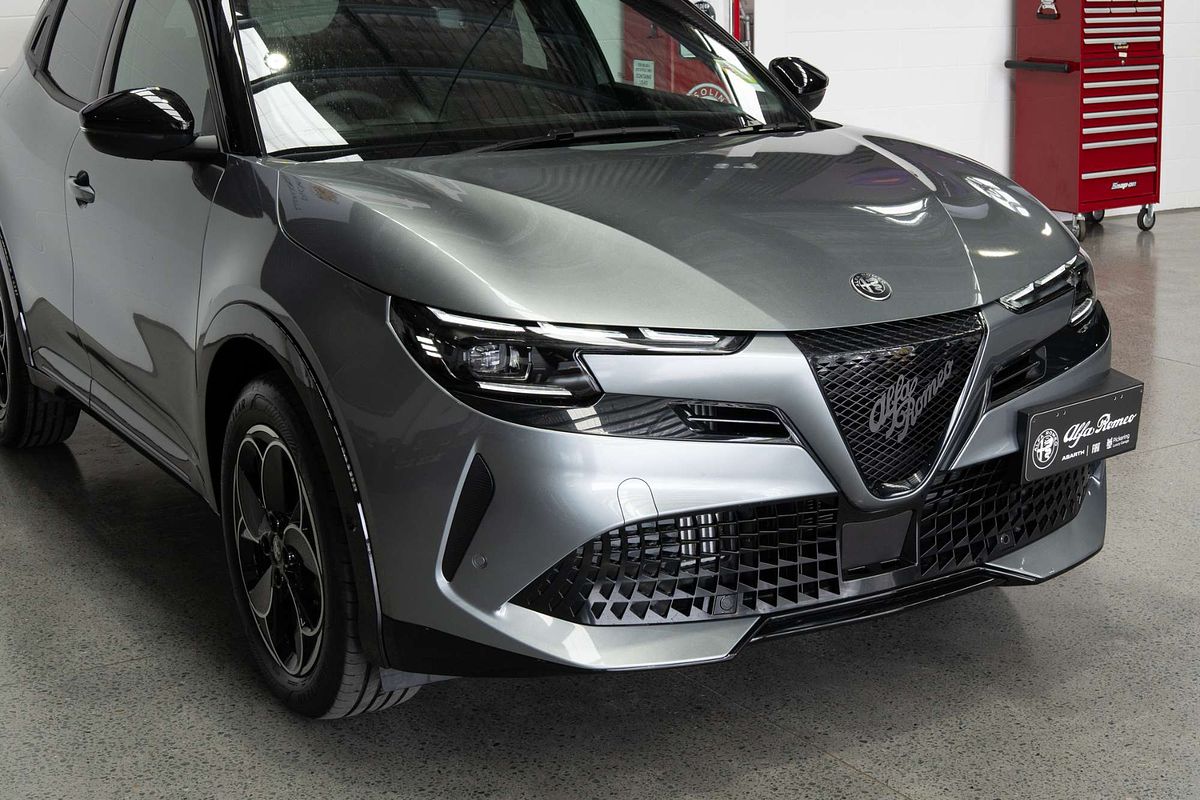 2025 Alfa Romeo JUNIOR 83-626-E23-0