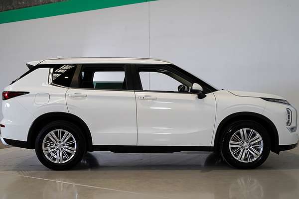 2021 Mitsubishi Outlander LS ZM