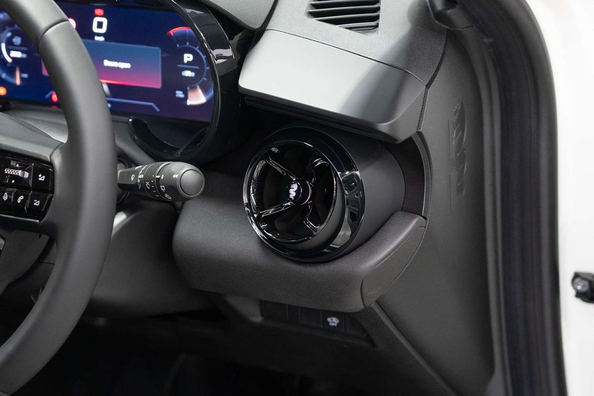 2025 Alfa Romeo JUNIOR 83-626-E23-0
