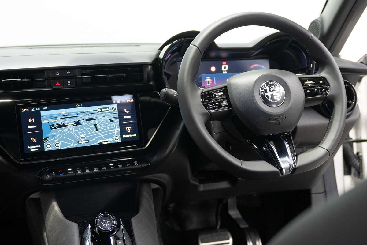 2025 Alfa Romeo JUNIOR 83-626-E23-0