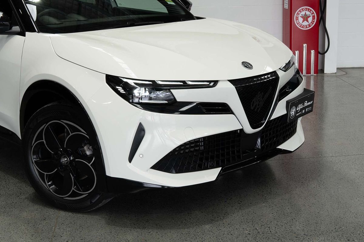 2024 Alfa Romeo JUNIOR 83-626-E23-0