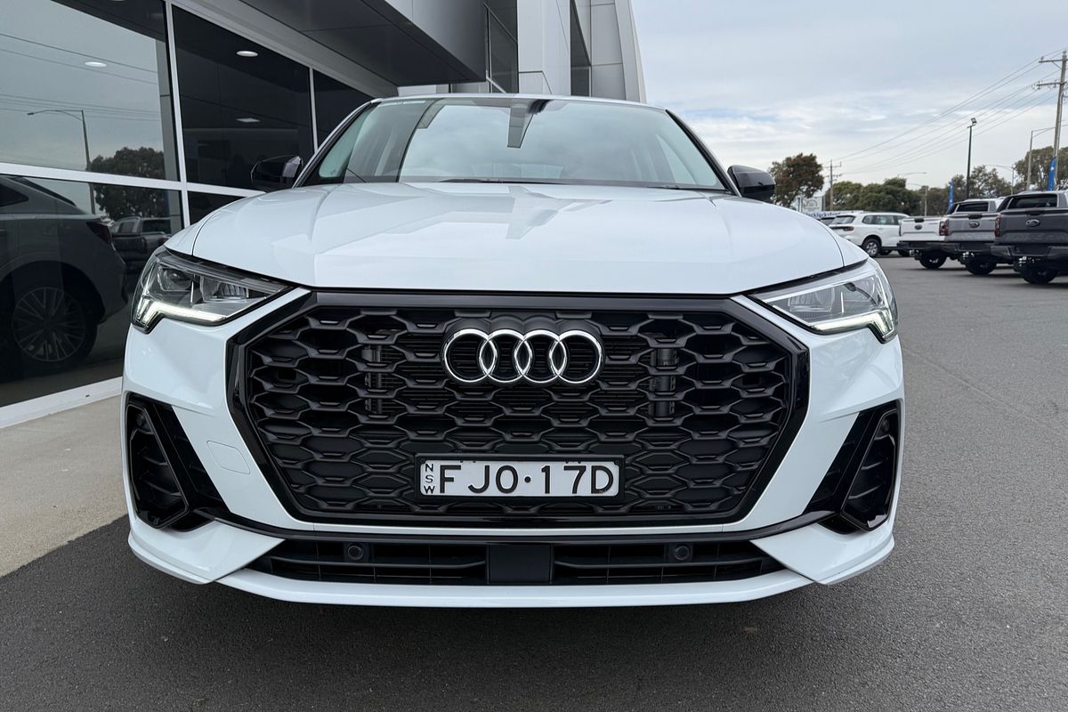 2024 Audi Q3 35 TFSI S line edition F3