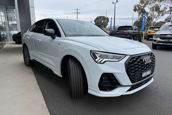 2024 Audi Q3 35 TFSI S line edition F3