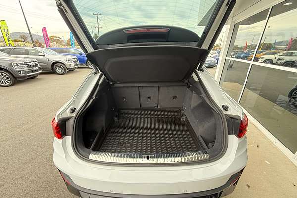 2024 Audi Q3 35 TFSI S line edition F3
