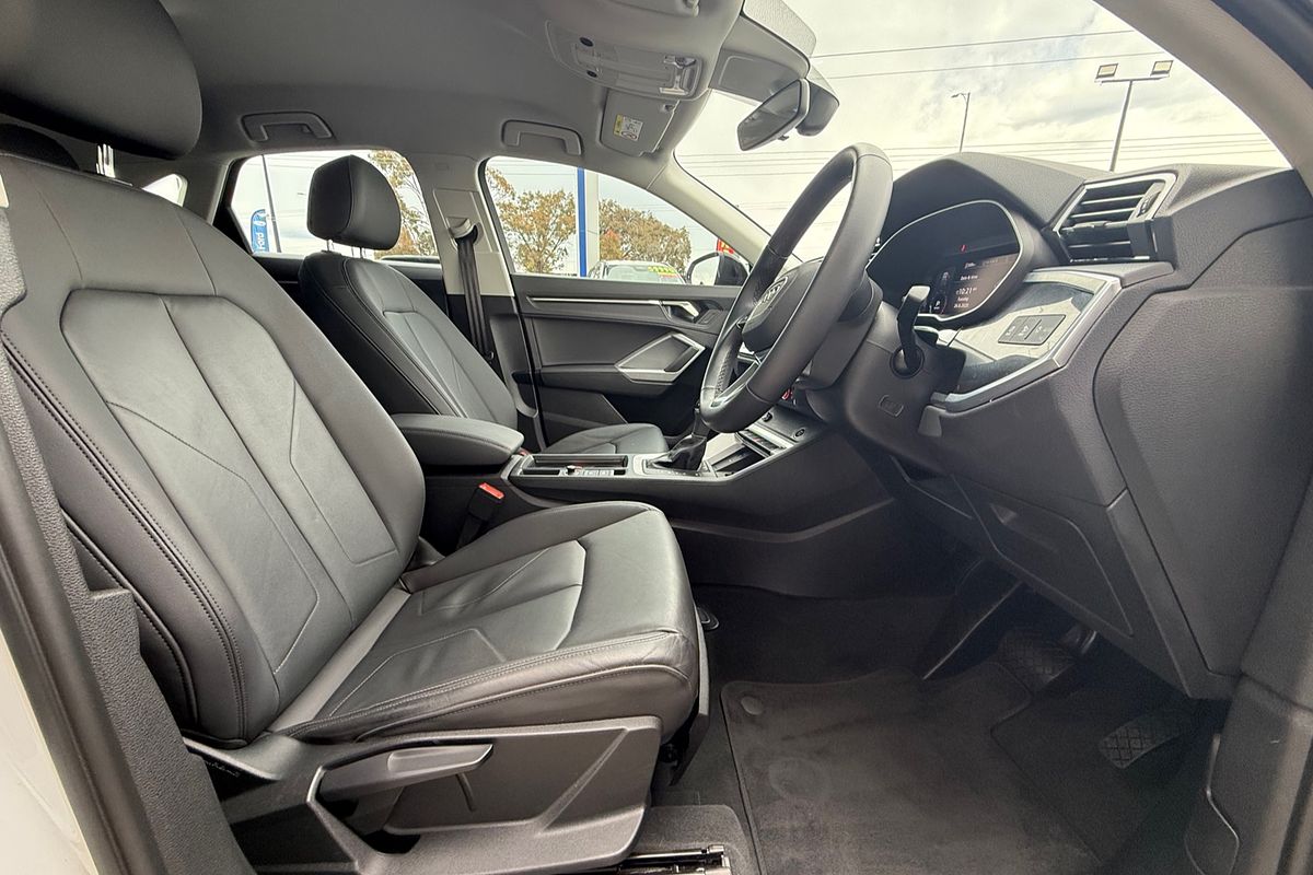 2024 Audi Q3 35 TFSI S line edition F3