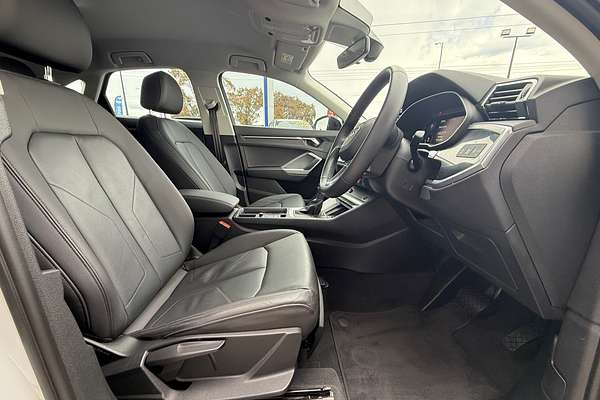 2024 Audi Q3 35 TFSI S line edition F3