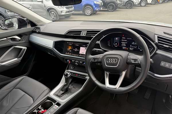 2024 Audi Q3 35 TFSI S line edition F3