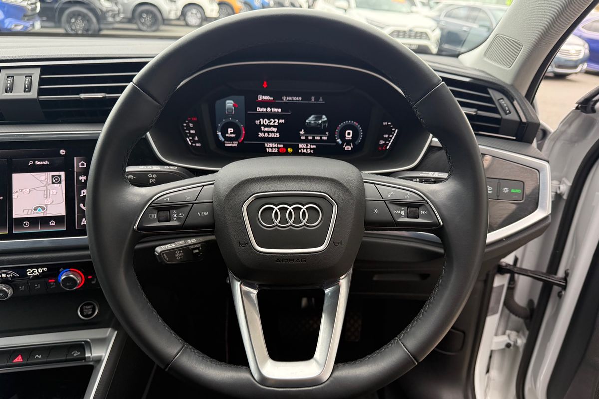 2024 Audi Q3 35 TFSI S line edition F3
