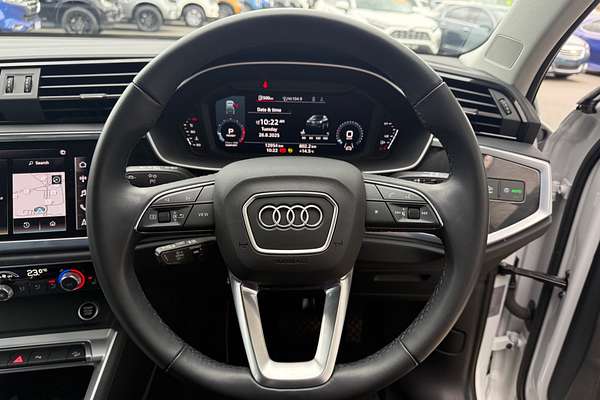 2024 Audi Q3 35 TFSI S line edition F3