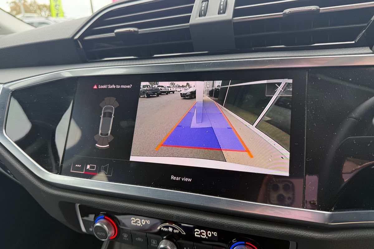 2024 Audi Q3 35 TFSI S line edition F3