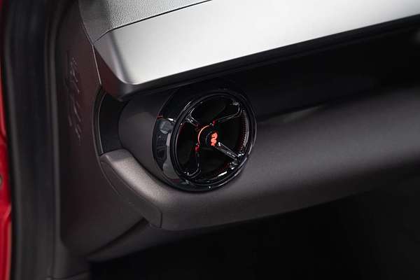 2025 Alfa Romeo JUNIOR 83-627-E2E-0