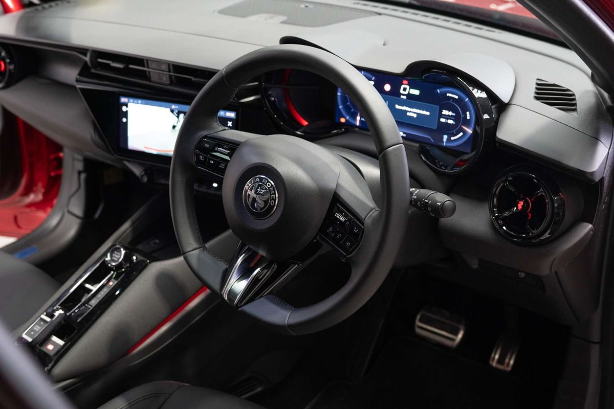 2025 Alfa Romeo JUNIOR 83-627-E2E-0
