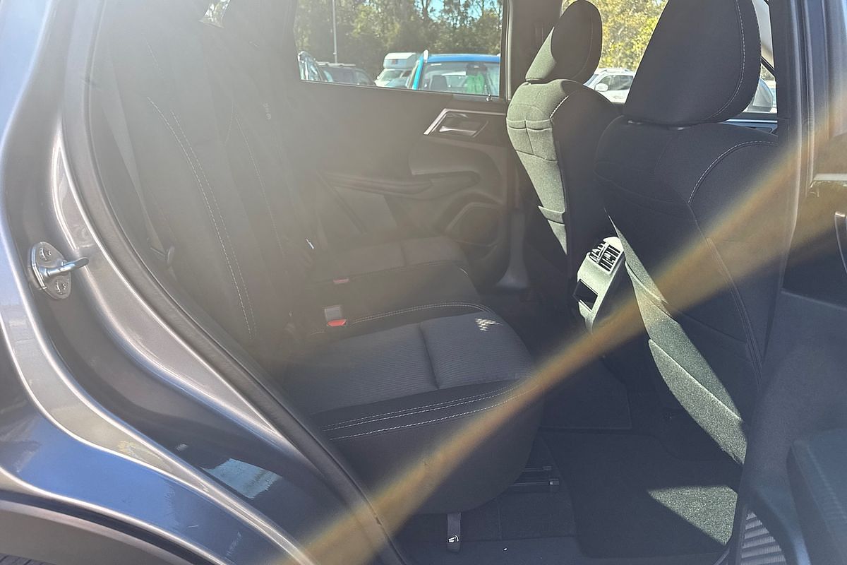 2023 Mitsubishi Outlander LS ZM