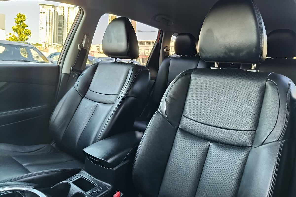 2015 Nissan X-TRAIL ST-L T32