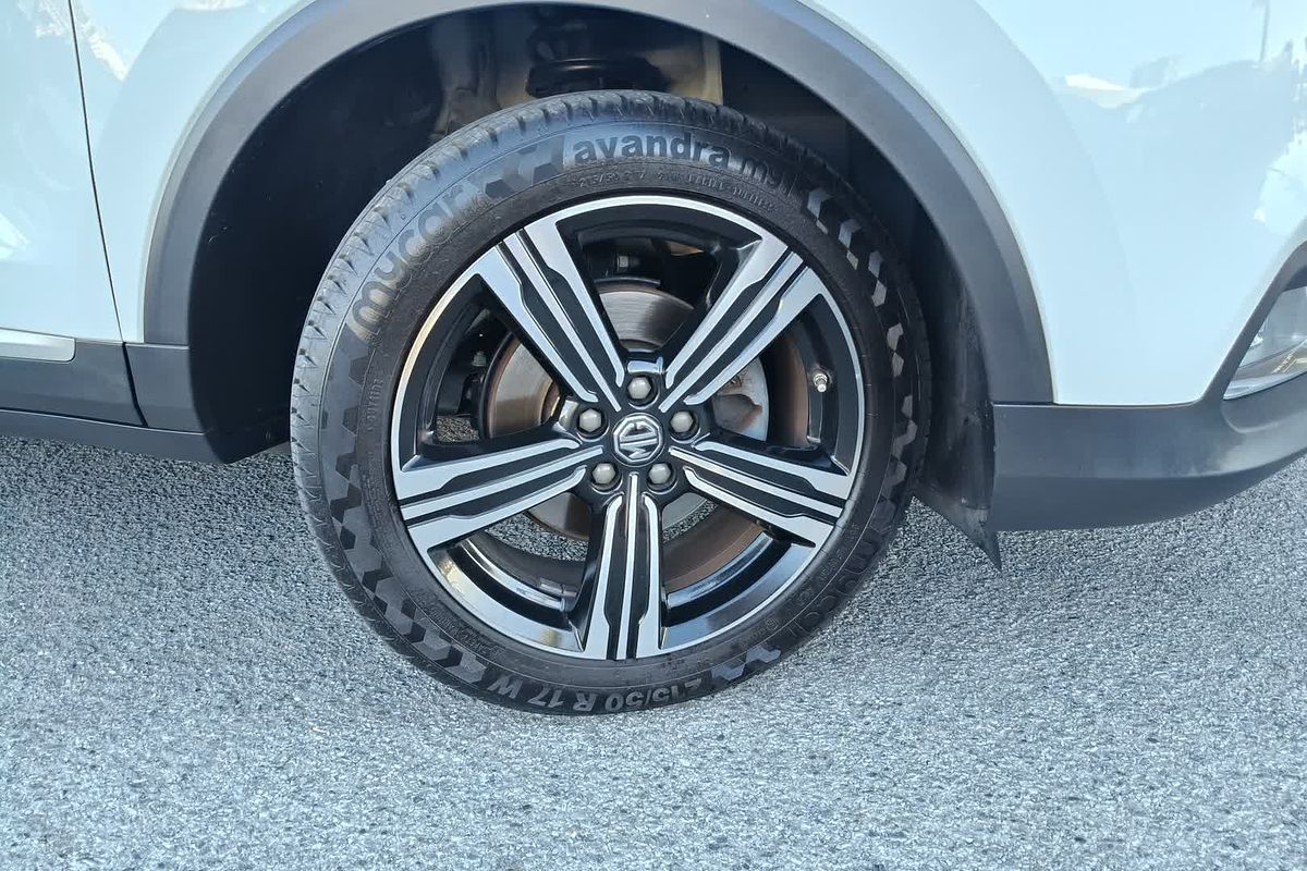 2018 MG ZS Essence AZS1
