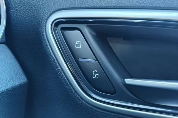 2018 MG ZS Essence AZS1