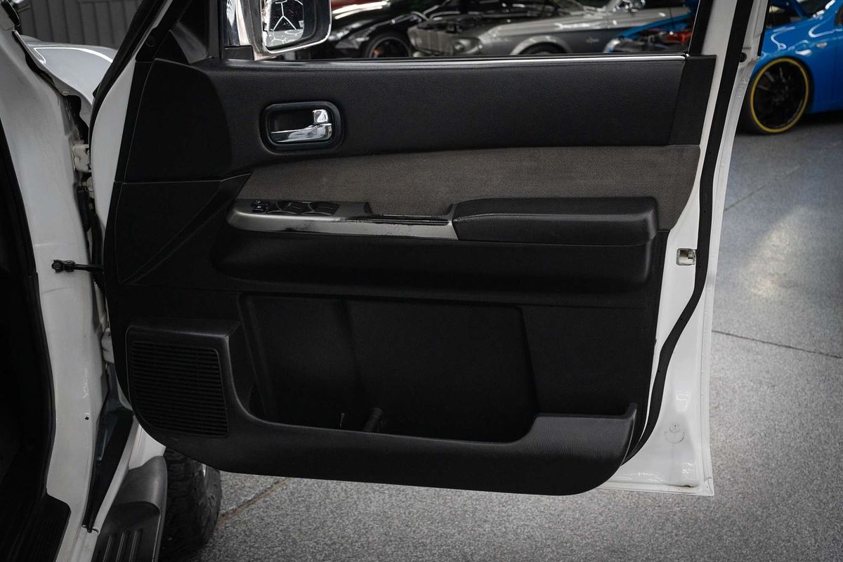 2010 Nissan Patrol ST GU 7