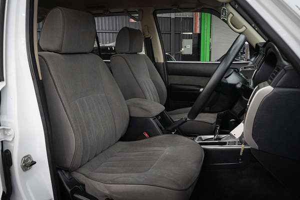 2010 Nissan Patrol ST GU 7