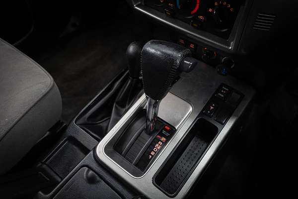 2010 Nissan Patrol ST GU 7