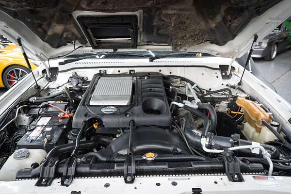 2010 Nissan Patrol ST GU 7