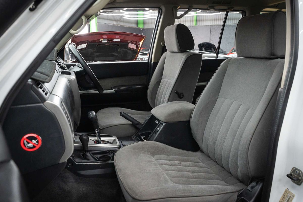 2010 Nissan Patrol ST GU 7
