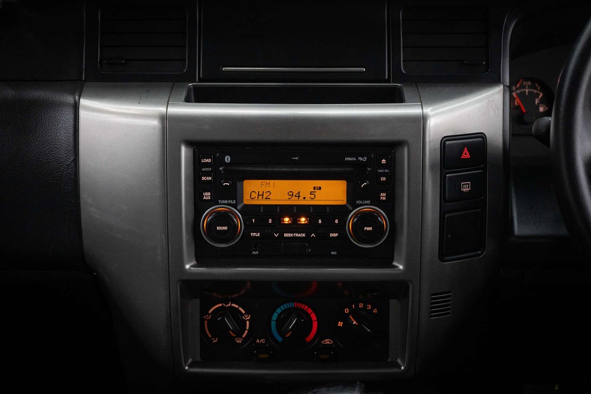 2010 Nissan Patrol ST GU 7