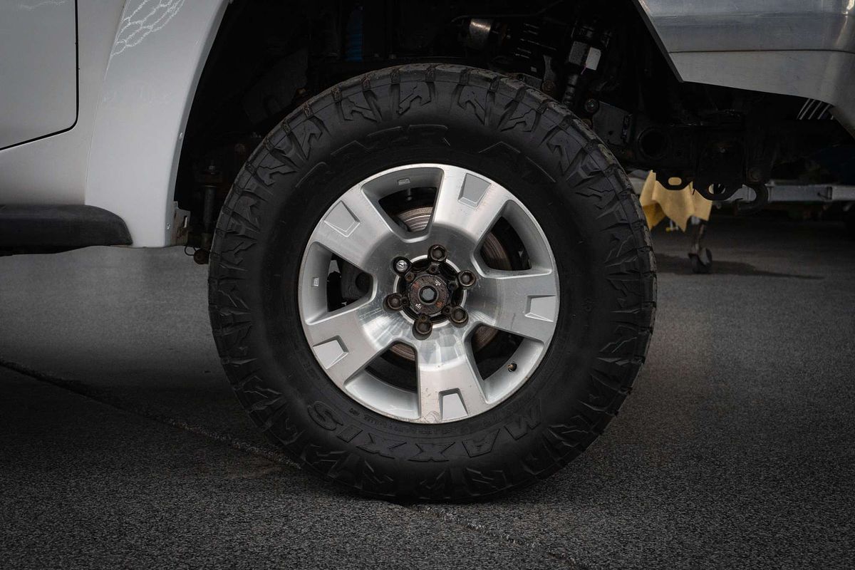 2010 Nissan Patrol ST GU 7