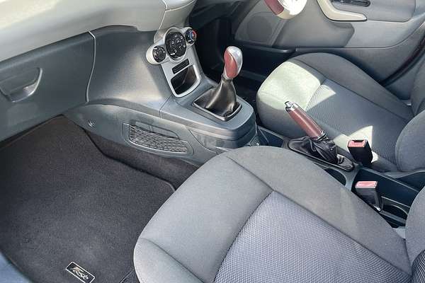 2011 Ford Fiesta CL WT