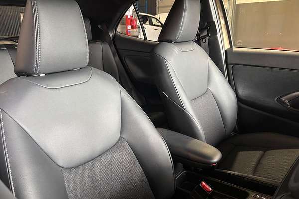 2024 Toyota Yaris Cross Urban MXPJ10R